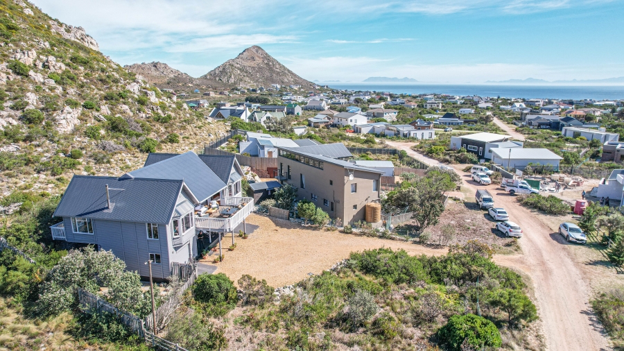 4 Bedroom Property for Sale in Pringle Bay Western Cape